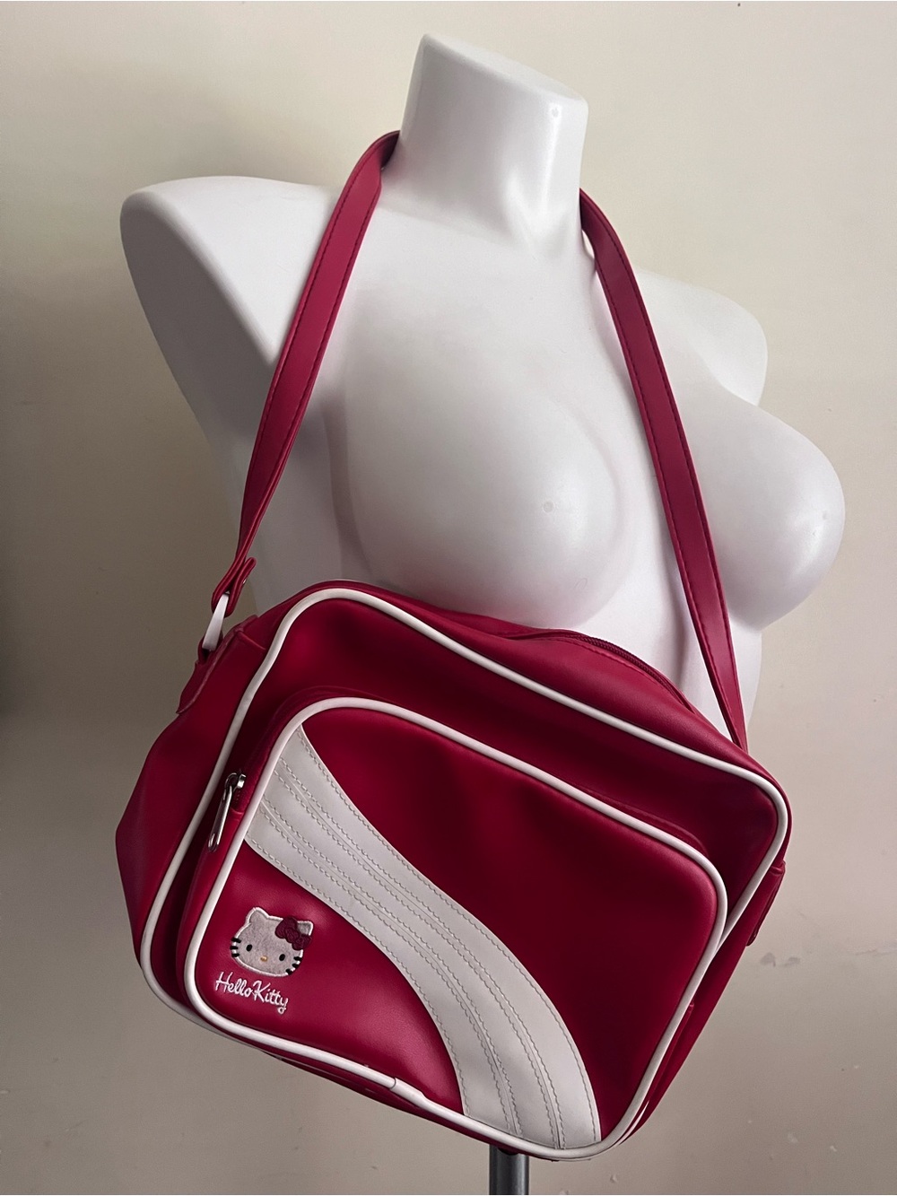 VINTAGE Sanrio Hello Kitty 2003 bag